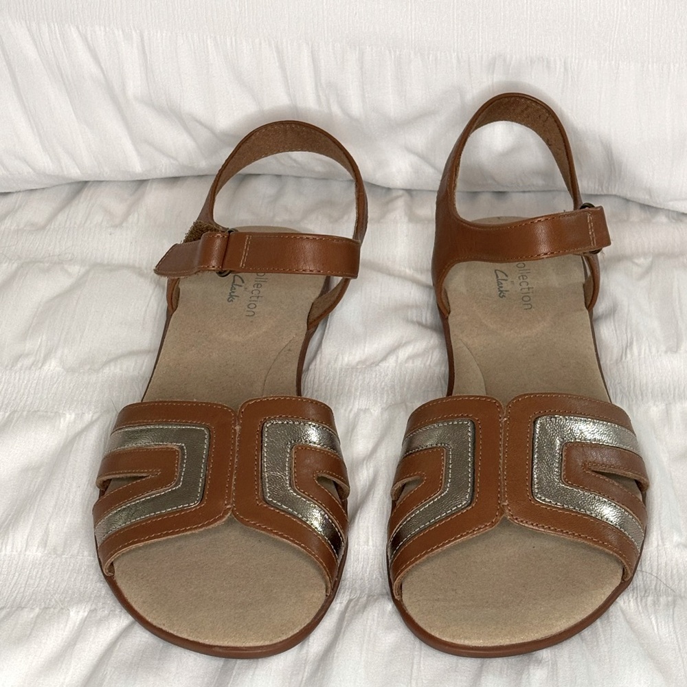 Women's Clarks Ada Mist Tan Metallic Combi Leather Sandal -size 6.5 - Picture 3 of 11